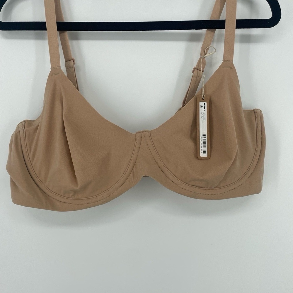 SKIMS Fits Everybody Unlined Demi Bra‎ Clay Size 44B NWT Underwire Nude - Picture 3 of 5
